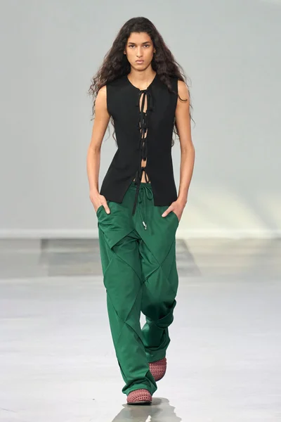 Look 27